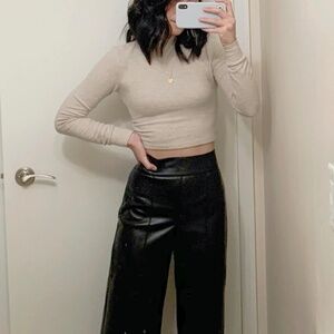 Aritzia TNA Cropped Long Sleeve ARTICLE # 78972